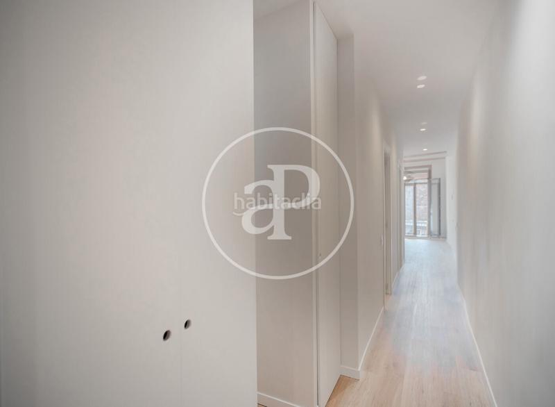 Foto 1217bacd-a740-426d-ab66-4ae6af4da413. Pis amb calefacció a Raval Barcelona