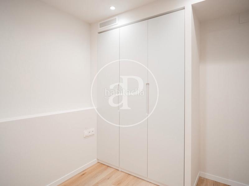 Foto 8b2e70b7-47ba-4281-9a11-fb50a1f218aa. Pis amb calefacció a Raval Barcelona