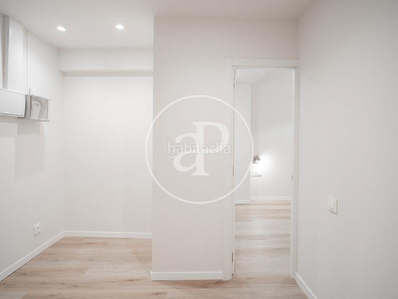 Foto ab53cf23-4384-4aad-863e-62a82d72a09d. Pis amb calefacció a Raval Barcelona