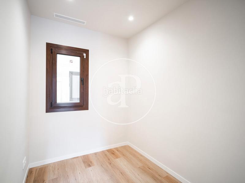 Foto e391bb6f-ae33-4481-9368-7fe51ec04de9. Pis amb calefacció a Raval Barcelona