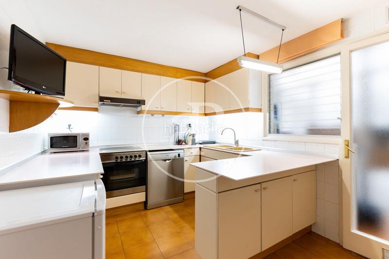 Foto aabb5948-2976-4b8a-a80c-b1dc3f8db86c. Flat with heating parking in Centre Sabadell