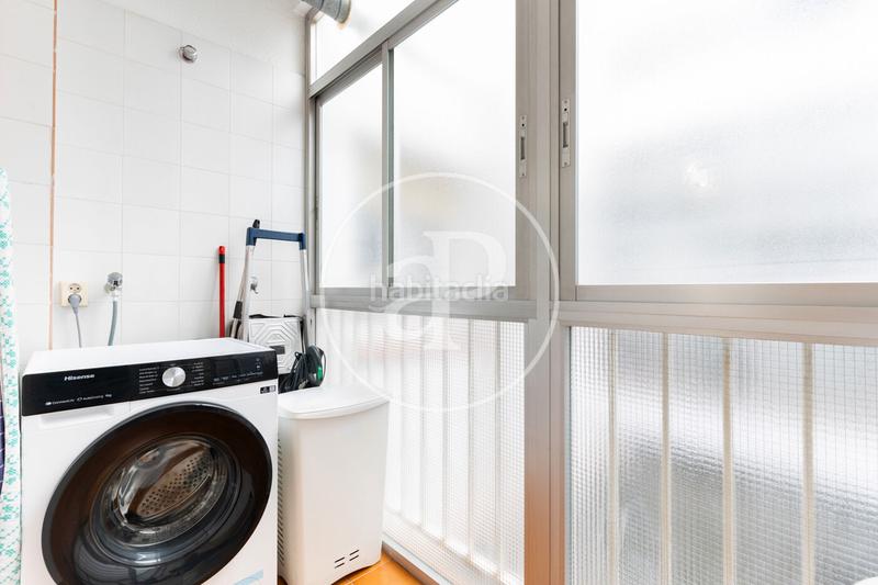 Foto ac2186fe-ba9b-4f9a-b226-53233df2a918. Flat with heating parking in Centre Sabadell