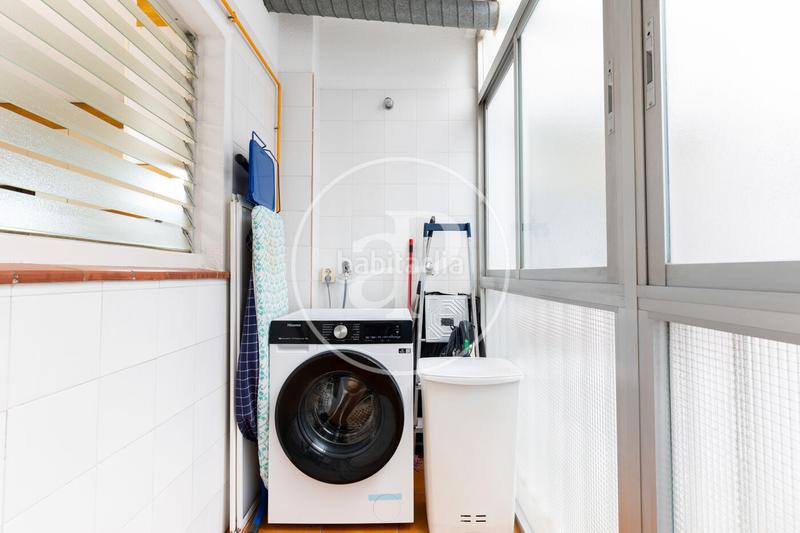 Foto c128e1d9-eb5d-4a1a-a412-1de163335637. Flat with heating parking in Centre Sabadell