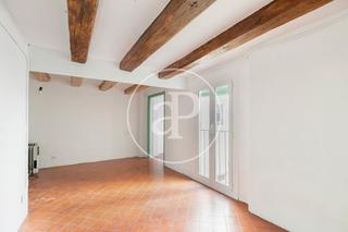 Attique  Carrer de la portaferrissa. Piso en venta en el corazón del gótico