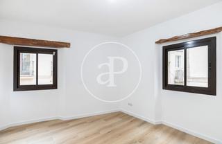 Pis  Carrer dels cecs de sant cugat. Piso en venta en el corazón del born