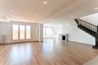 Rent Penthouse  Gran via de carles iii. Ático en alquiler en les corts