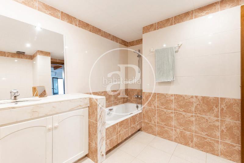 Foto 3d1a7a08-ec25-4522-82c4-7f36c133c85c. Lloguer casa amb calefacció aparcament piscina a Sant Cugat del Vallès