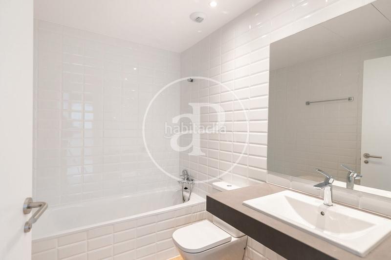 Foto 28cfc08b-69c4-4e60-9e0b-00f5a4d01b57. Rent flat with heating parking pool in Finestrelles Esplugues de Llobregat