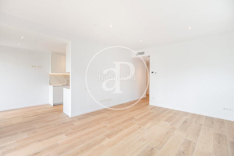 Foto f8a2bcd3-97df-4f91-a442-00068a7e86b6. Rent flat with heating parking pool in Finestrelles Esplugues de Llobregat