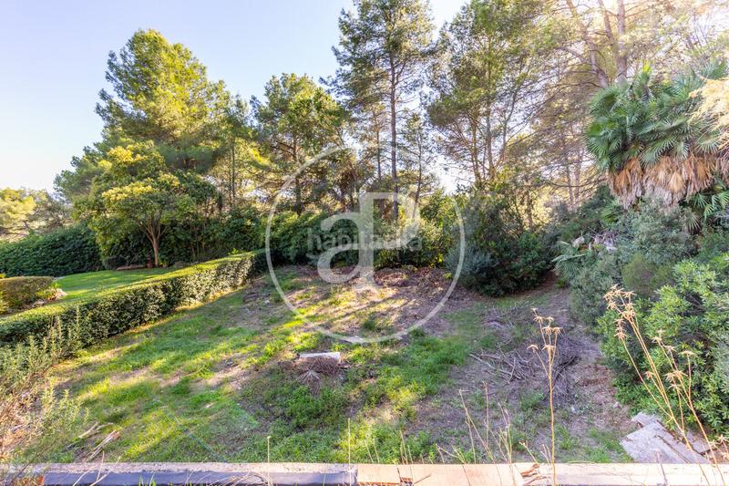 Foto 5c1be5aa-11bf-40ef-87e2-eb48929284d4. Terreny residencial a Bellaterra