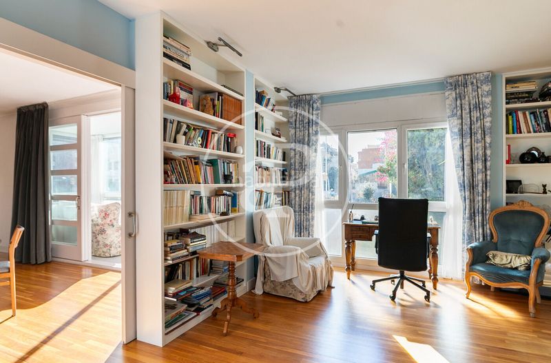 Foto dea17f61-3260-4136-b0a3-94927d679cff. Pis amb calefacció aparcament a Sant Gervasi - Galvany Barcelona