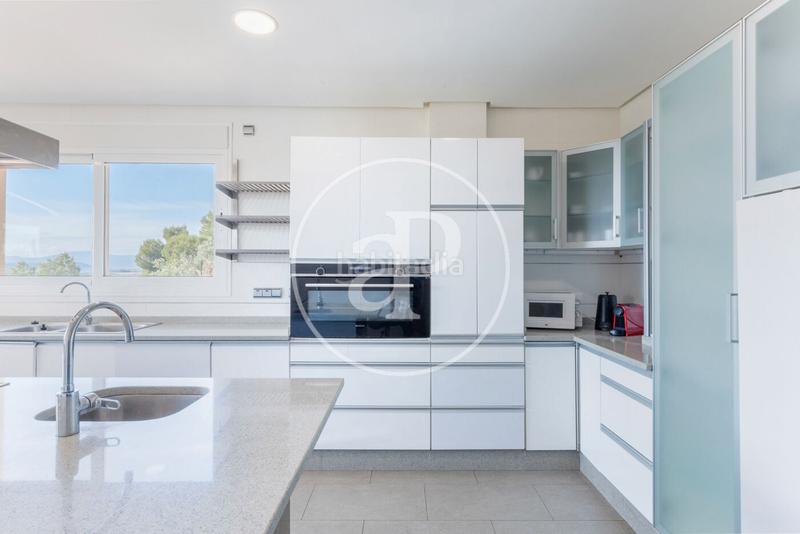 Foto 71a81576-a752-4b59-8488-96749010ad0b. Maison avec chauffage parking piscine dans Cumbres de Calicanto Torrent