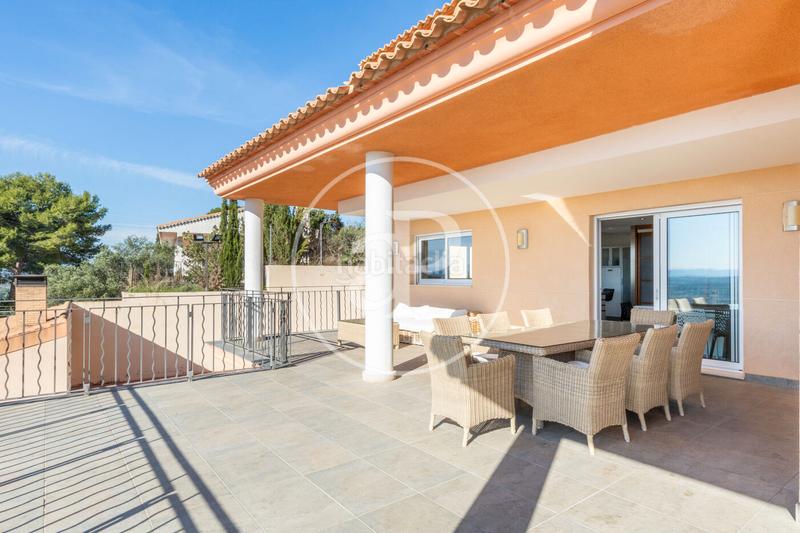 Foto 8472b706-de54-4ad2-bed5-04c2351dea52. Maison avec chauffage parking piscine dans Cumbres de Calicanto Torrent