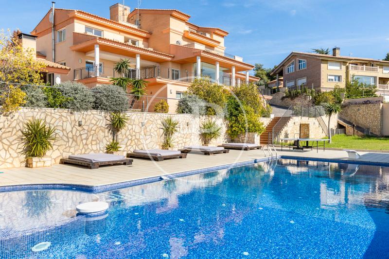 Foto 93ae3f4a-b4b0-4330-b2cd-9cc109982aba. Maison avec chauffage parking piscine dans Cumbres de Calicanto Torrent