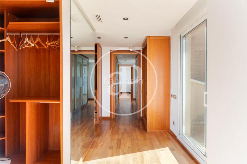 Foto c48fa9a7-deec-477d-bf5f-926aab1dee05. Maison avec chauffage parking piscine dans Cumbres de Calicanto Torrent