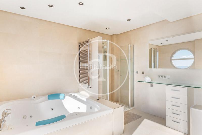 Foto d66ba601-b4a5-4f7d-b63d-efaf028e8d16. Maison avec chauffage parking piscine dans Cumbres de Calicanto Torrent