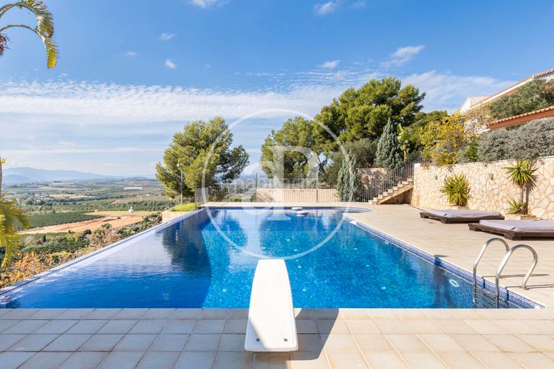 Foto e84765ab-3483-4f40-8c5c-fccf86c059d2. Maison avec chauffage parking piscine dans Cumbres de Calicanto Torrent