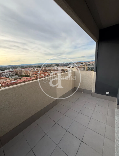 Foto c8eb7c23-fe15-4fe8-9d18-dc36d5b7d14c. Location attique avec chauffage parking piscine dans Valencia