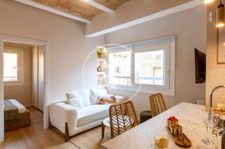 Miete Etagenwohnung  Carrer del baluard. Piso amueblado en calle baluard