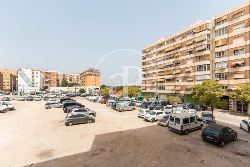 Foto 19007af0-07b1-4d8d-a152-0d7142f56438. Miete etagenwohnung mit heizung in Torrefiel Valencia
