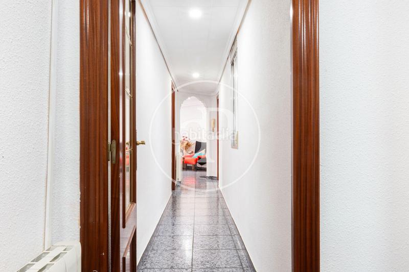 Foto 37359f7b-a679-4081-b672-5e5faa3d9199. Flat with heating in La Creu Coberta Valencia