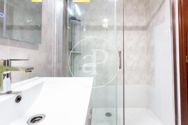 Foto a88d7f5f-d42b-43a2-962c-6b97cb70c240. Flat with heating in La Creu Coberta Valencia