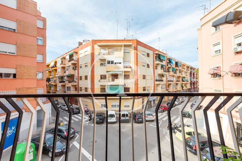 Foto ace5e8f3-d24f-425f-a241-4de9d1a8b3ea. Flat with heating in La Creu Coberta Valencia