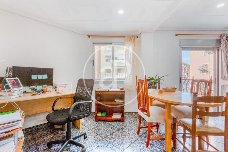 Foto b67a14b9-1b6c-4e7c-add8-22771a83352c. Flat with heating in La Creu Coberta Valencia