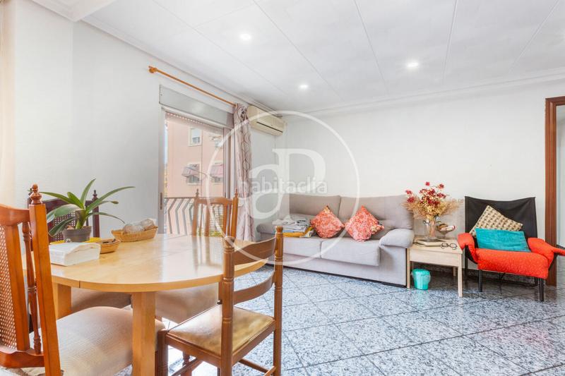 Foto f32279d2-5489-45fe-bb2e-32823d8f996b. Flat with heating in La Creu Coberta Valencia