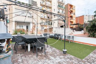 Appartement  Carrer de ventura plaja. Casa en venta en sants