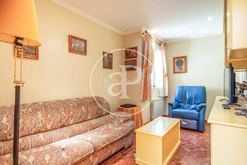 Foto 02a84ddd-4c16-4a99-a4ea-e42ffc97ec03. Haus mit heizung parking pool in Serra