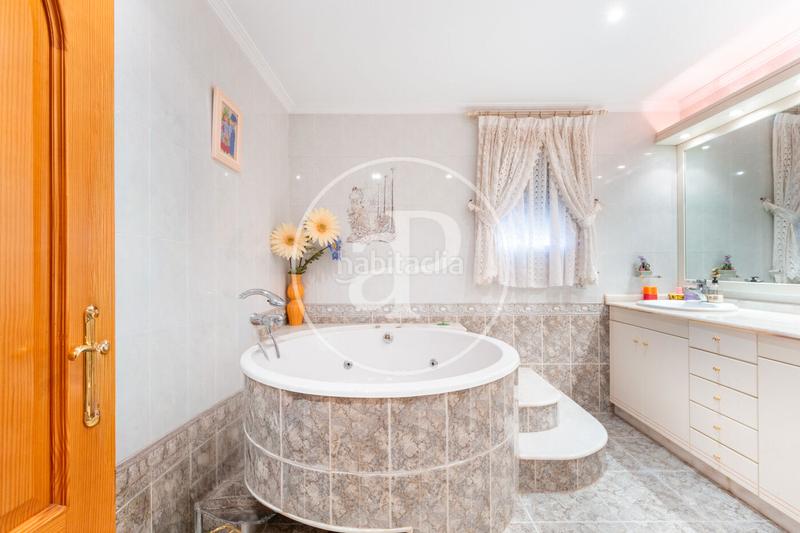 Foto 35d42e6b-1b2c-4d01-b93f-3bf12bcfd5d2. Haus mit heizung parking pool in Serra