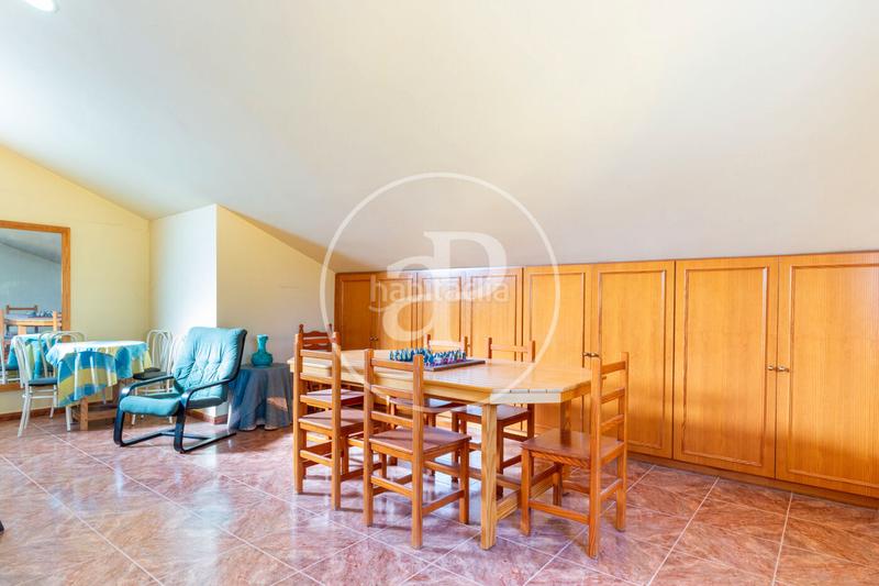 Foto 3e12c406-ec46-4160-a691-390c8e24ba78. Haus mit heizung parking pool in Serra