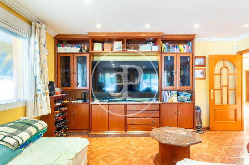 Foto 41f951b0-7472-4339-b41c-ea300a4a56dc. Haus mit heizung parking pool in Serra