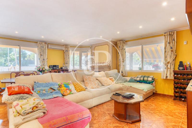 Foto 4579be03-b6b0-46ff-97cf-981254af37a2. Haus mit heizung parking pool in Serra