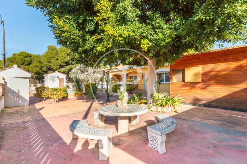 Foto 4e23ab8d-1857-4014-8756-1a91fe0152e1. Haus mit heizung parking pool in Serra