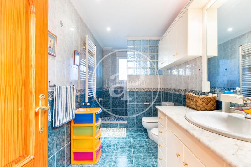 Foto 536fcf57-6eab-4730-936b-0504dab7d5d2. Haus mit heizung parking pool in Serra