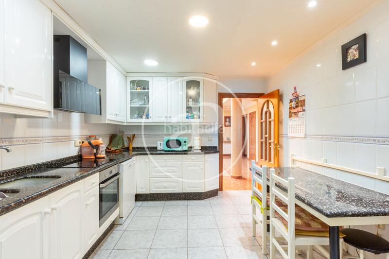 Foto 57e4ce55-7a4a-4679-9148-91bba0305747. Haus mit heizung parking pool in Serra