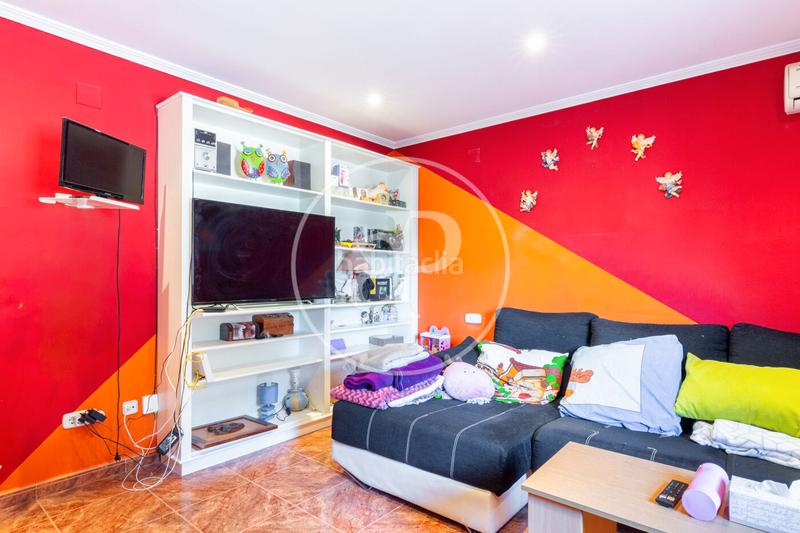 Foto 8833bfab-927d-486f-b1a5-225c4a749b2a. Haus mit heizung parking pool in Serra