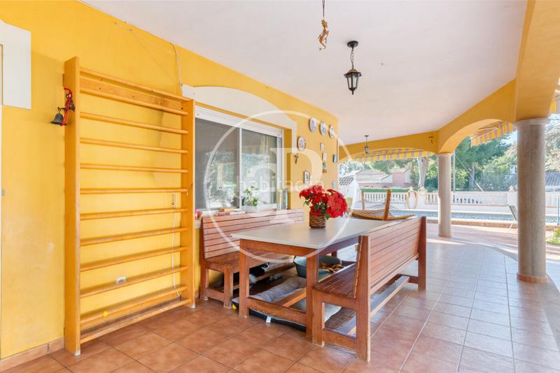 Foto a1a033e1-e294-404b-8d39-ef5fa5b74edf. Haus mit heizung parking pool in Serra