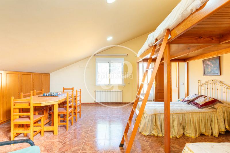 Foto b4e86d7c-03be-4faf-a6e7-cc8a90d187d4. Haus mit heizung parking pool in Serra