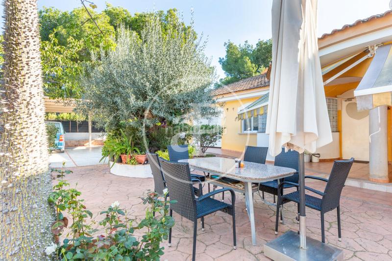 Foto bad80b99-cf86-46d0-9c38-38f52f79d5e7. Haus mit heizung parking pool in Serra