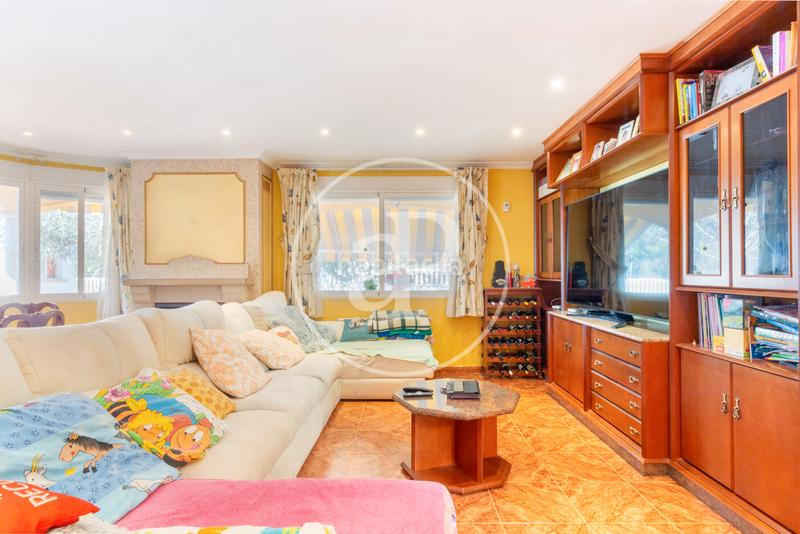 Foto bd7b8b89-6837-4466-a7c7-2a038cd65912. Haus mit heizung parking pool in Serra