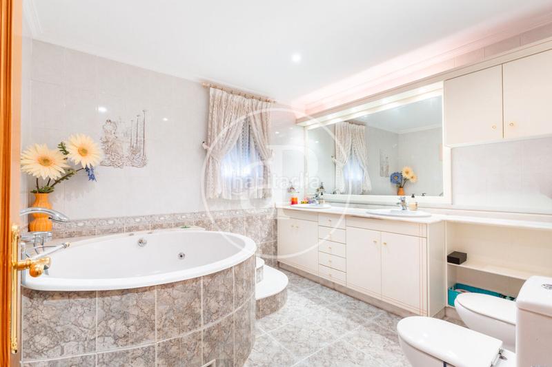 Foto c3031ce2-abf7-4bb9-983e-46892848b3ef. Haus mit heizung parking pool in Serra