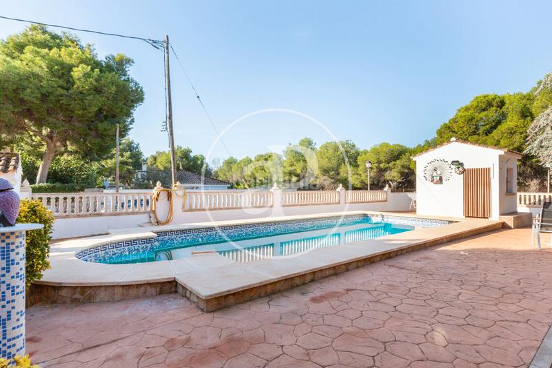 Foto c4d258c6-8da8-4bd7-ab20-54c43294959e. Haus mit heizung parking pool in Serra