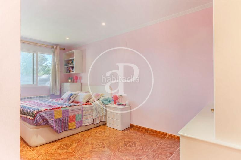 Foto f5b5cacf-3dd7-4b32-8aee-60faff853b04. Haus mit heizung parking pool in Serra