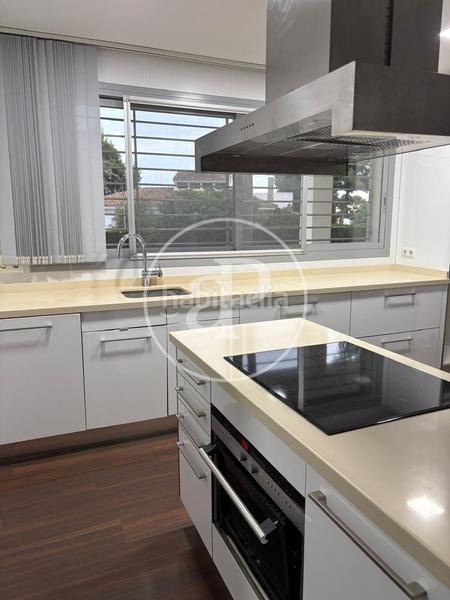 Foto 4aea4c54-16e4-45f0-90f0-555b4a9b40f7. Lloguer casa amb calefacció aparcament piscina a Torrent