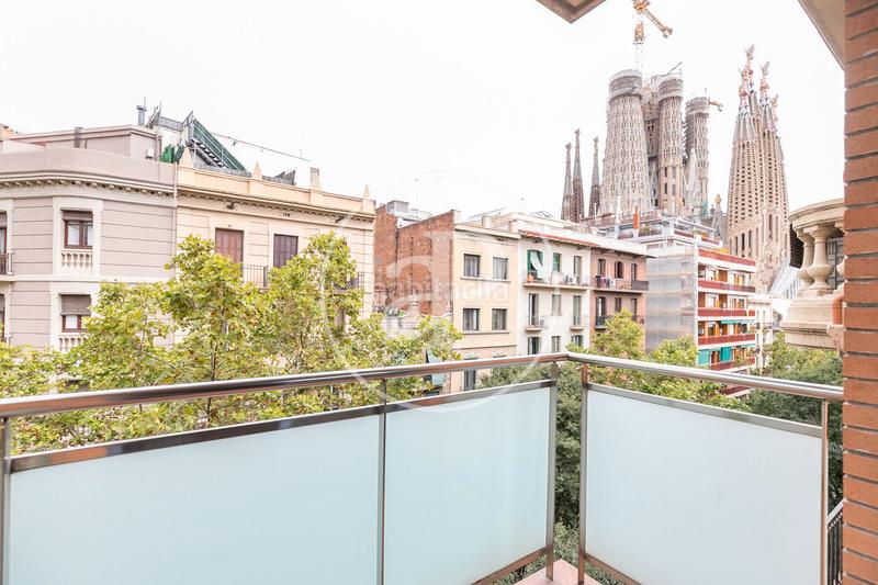 Foto e8aa1c16-9a66-4951-88d0-e27600dfcf02. Lloguer pis amb calefacció a Sagrada Família Barcelona