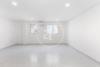 Miete Etagenwohnung  C/ de felip vives de canyamars. Piso en alquiler el cabanyal