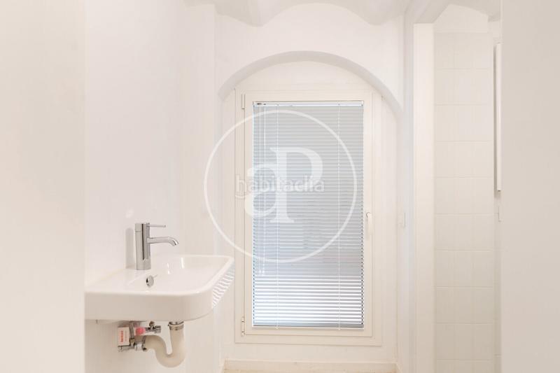 Foto 23762360-63ba-4e14-b501-efe650c455d4. Appartement avec chauffage dans Sants Barcelona